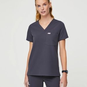 Figs charcoal xs single pocket Catarina scrub top
